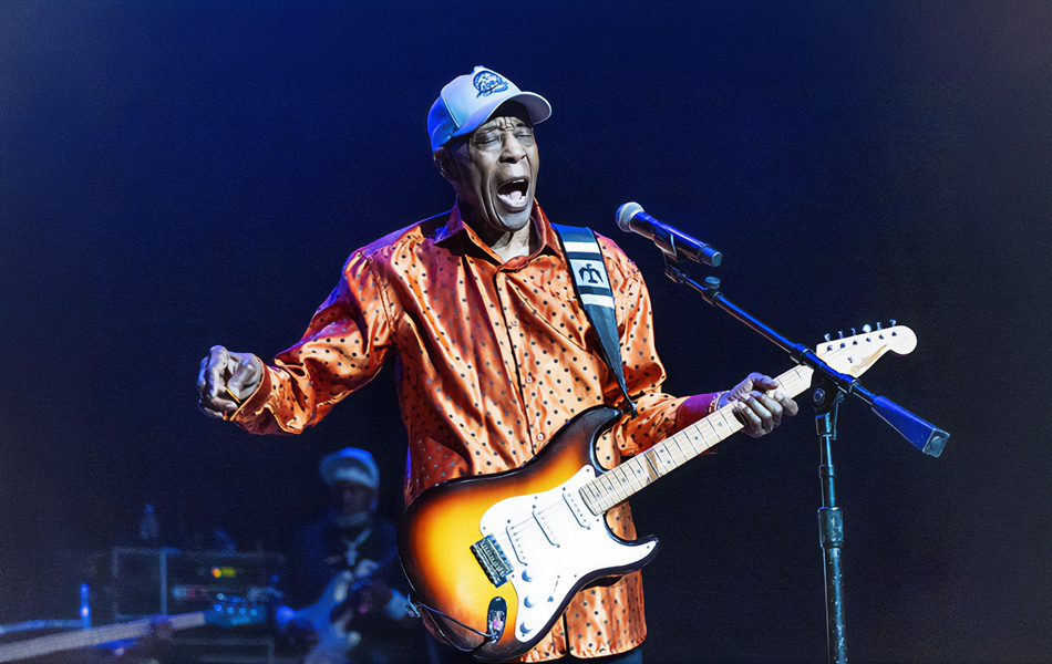 Video: Blues icon Buddy Guy rocks St. Louis