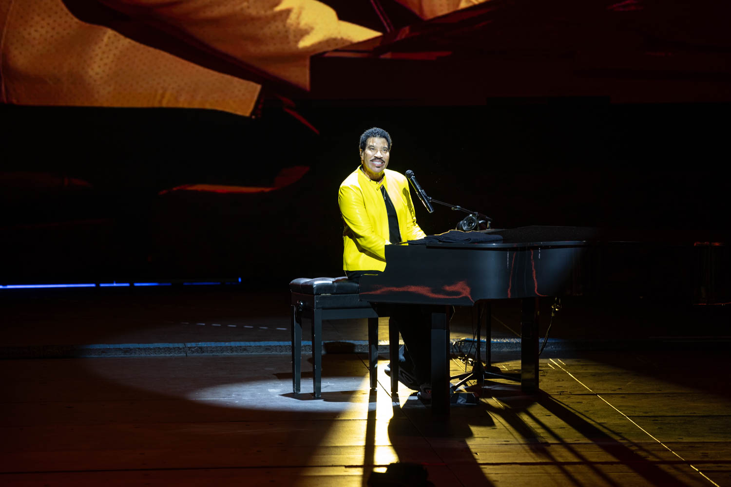 Lionel Richie hospitalized in St. Louis after Saturday night performance at The Muny
