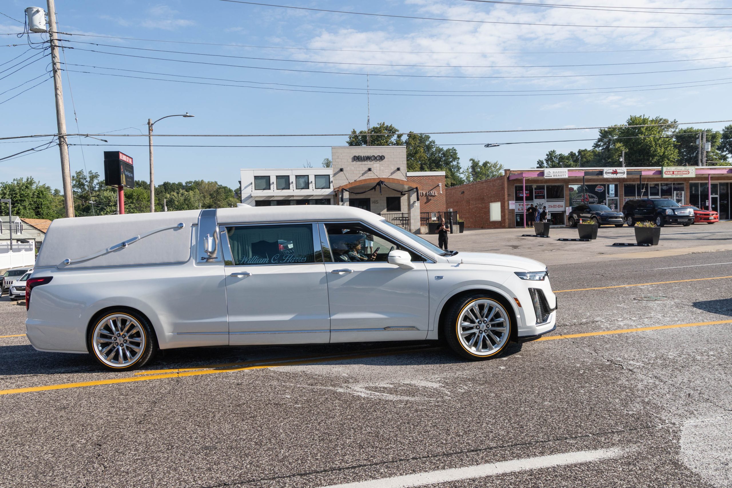 Community gathers to bid farewell to Mayor Reggie Jones